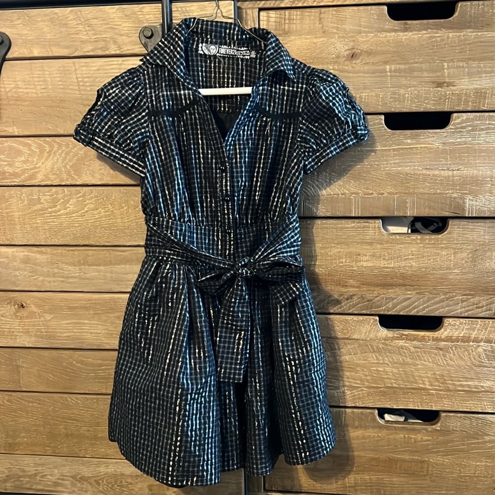 Forever21 Twist black and silver dress. S/P.